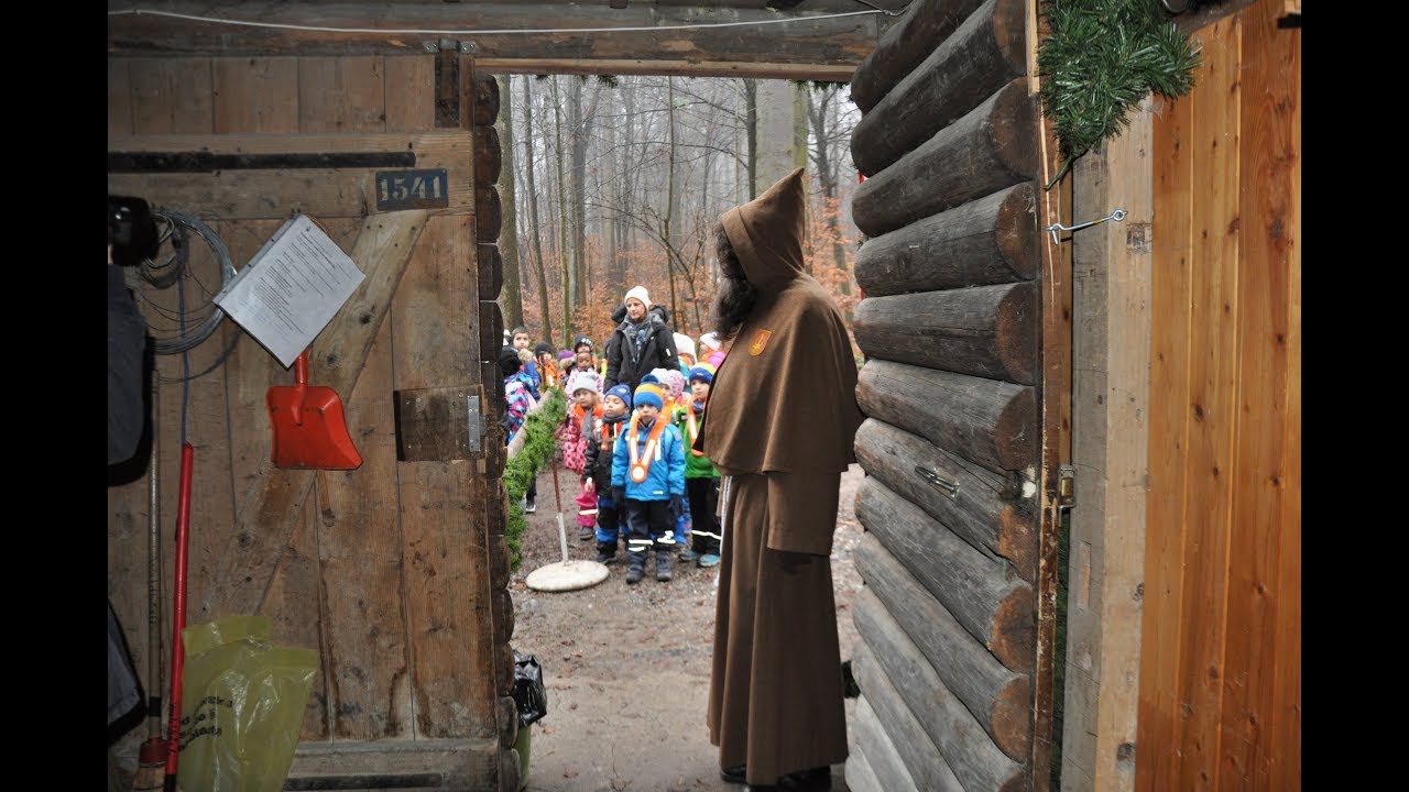 Waldh&uuml;sli im Ch&auml;ferbergwald | Zu Besuch bei Samichlaus und Schmutzli