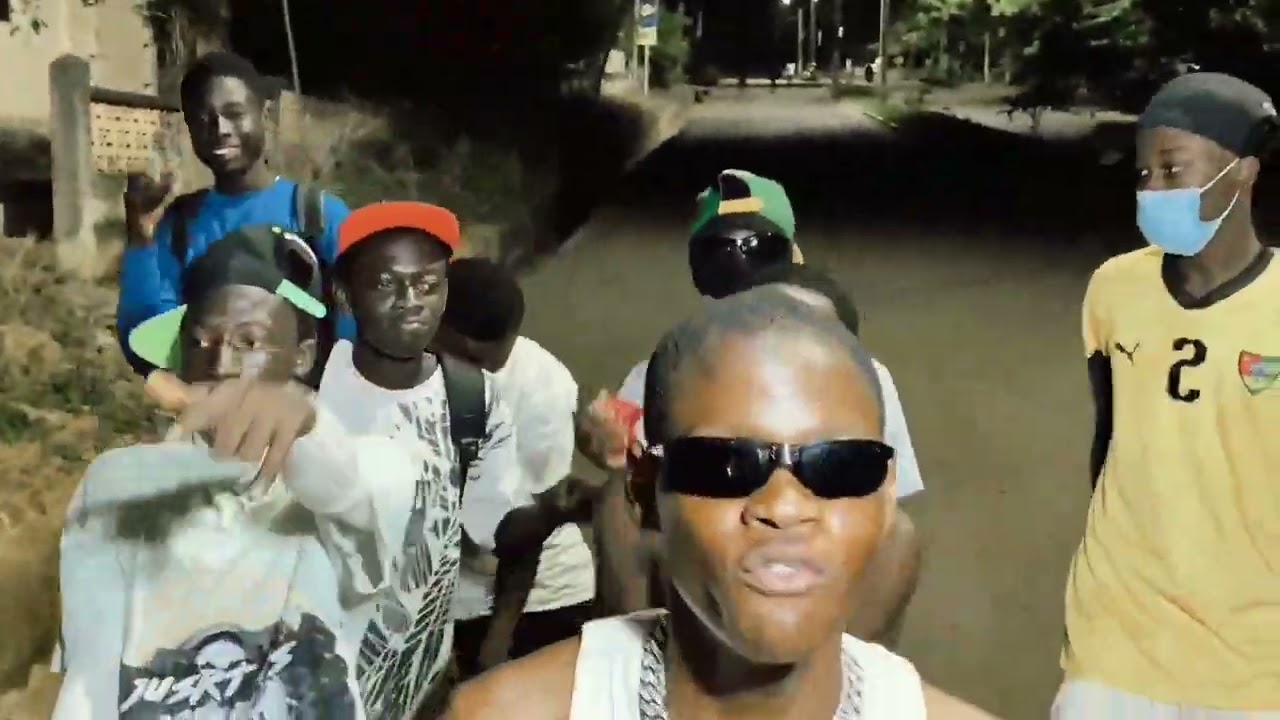 INTRO 2     Eppoppy ft Win Slade ft Warrior boy(clip officiel)