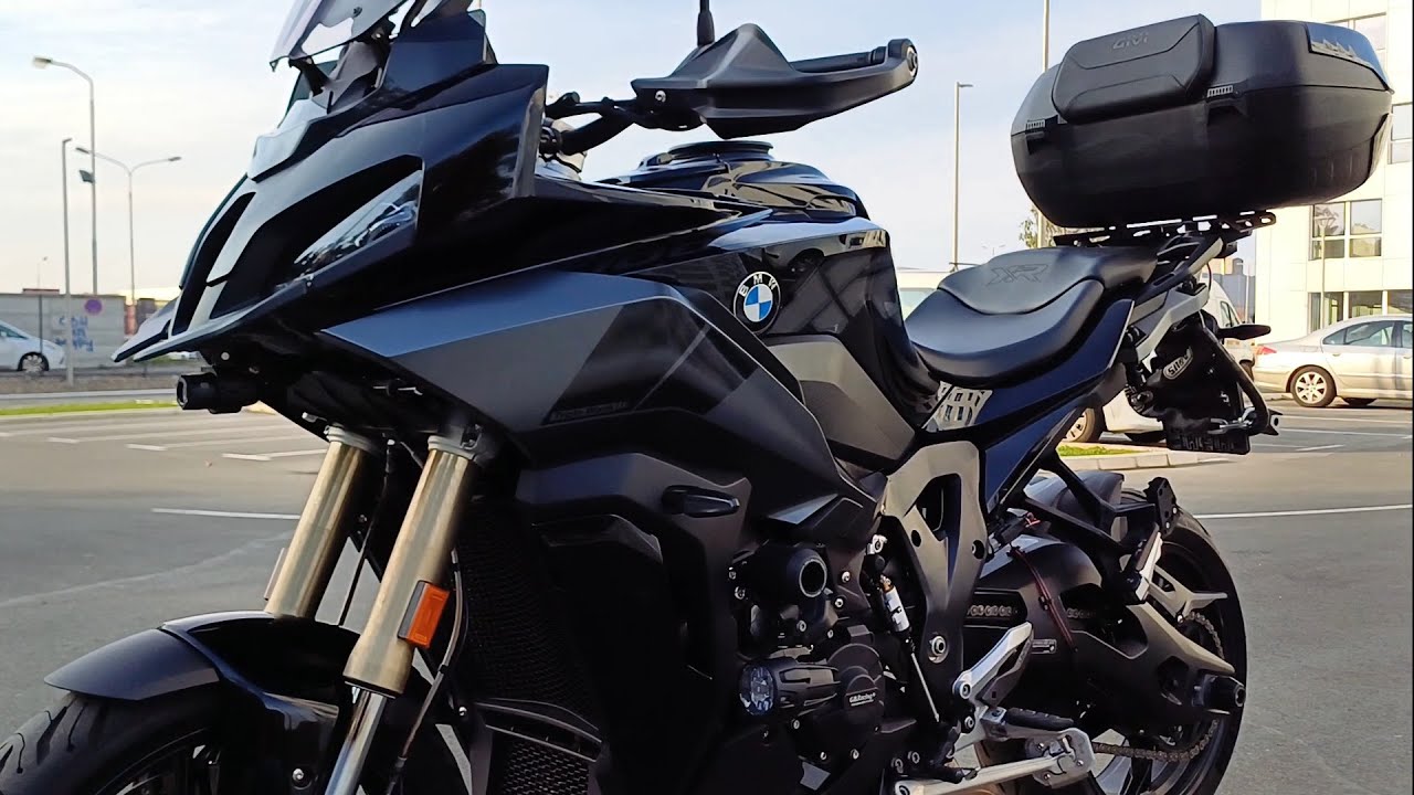 2023 BMW S1000XR Review | Triple Black - Akrapovic