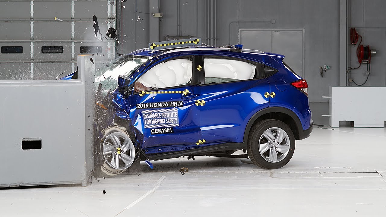 2019 Honda HR-V driver-side small overlap IIHS crash test