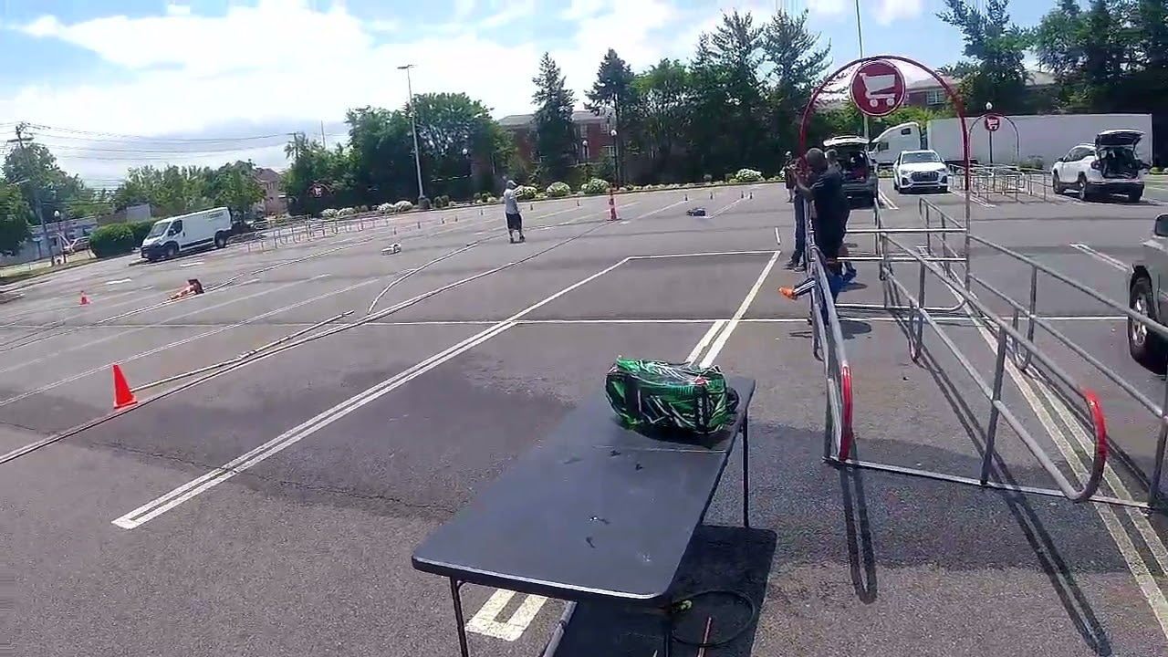 1/5 FG Modellsport Porsche and BMW taking laps at Lost Traction RC event 05/09/24
