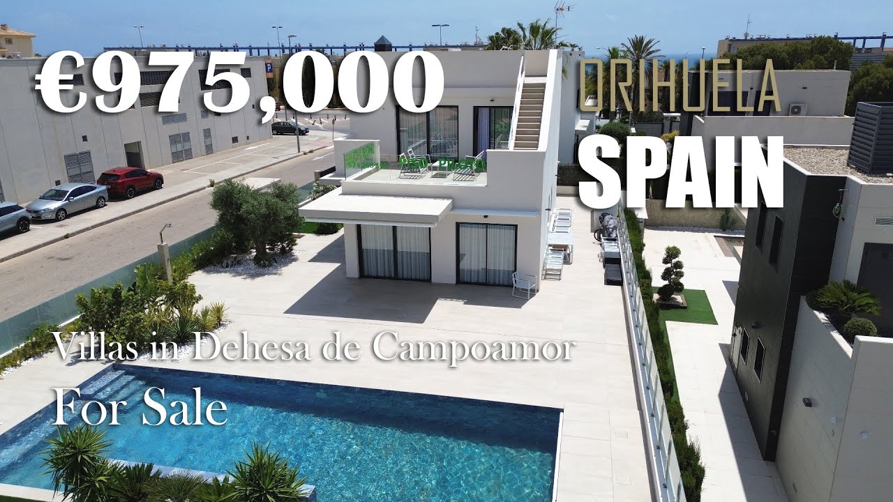 Exclusive villa within walking distance to the beach and all amenities in Caboroig for sale