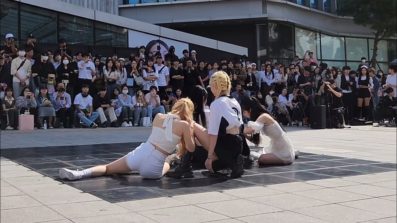230923 ARTBEAT 아트비트 신촌스타광장 버스킹 있지 (itzy) - none of my business SIDECAM