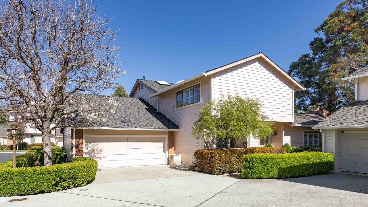 11 Chateau Drive, Menlo Park | DeLeon Realty Listing