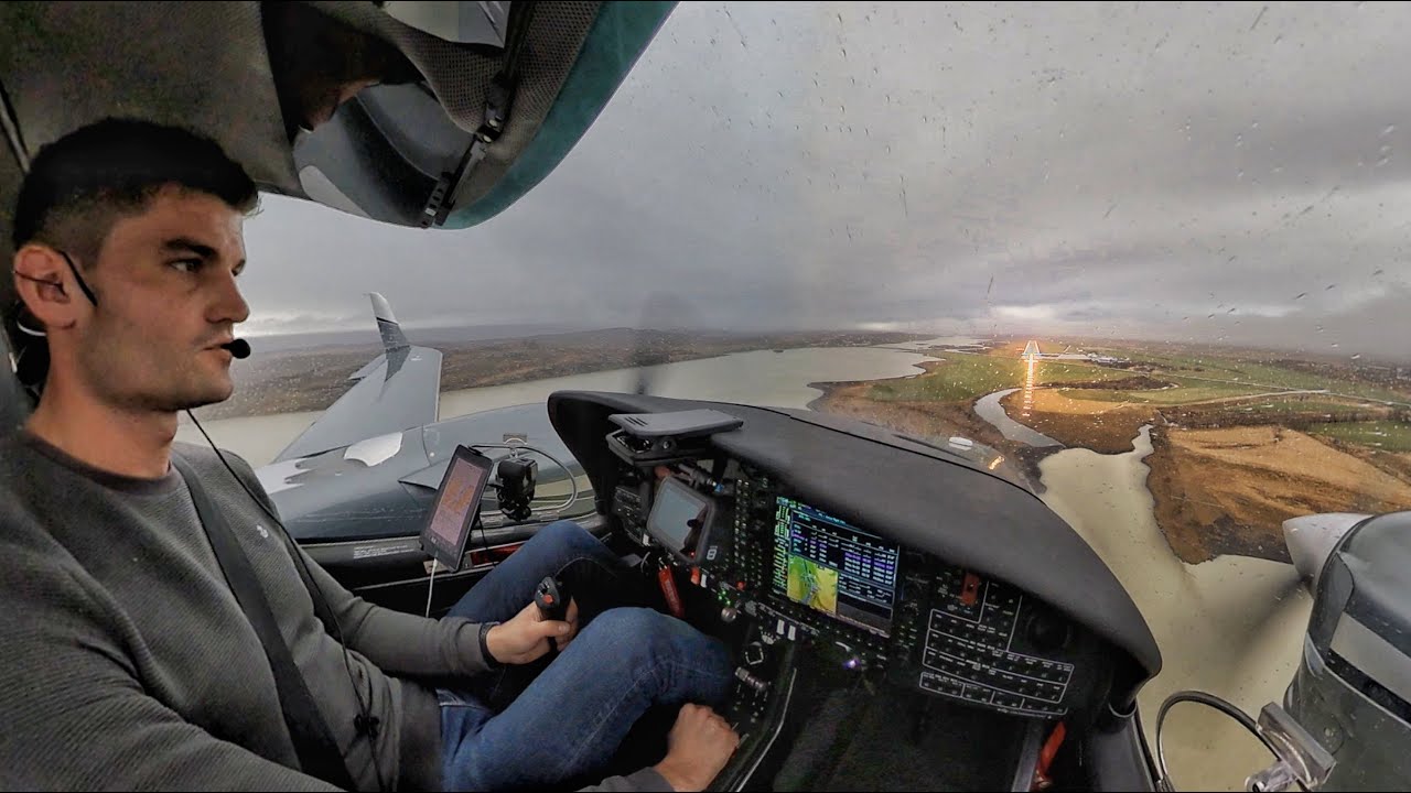 Instrument Approach and Landing in a Valley. Winter Flying in Iceland - DA42 Twinstar - ATC Audio