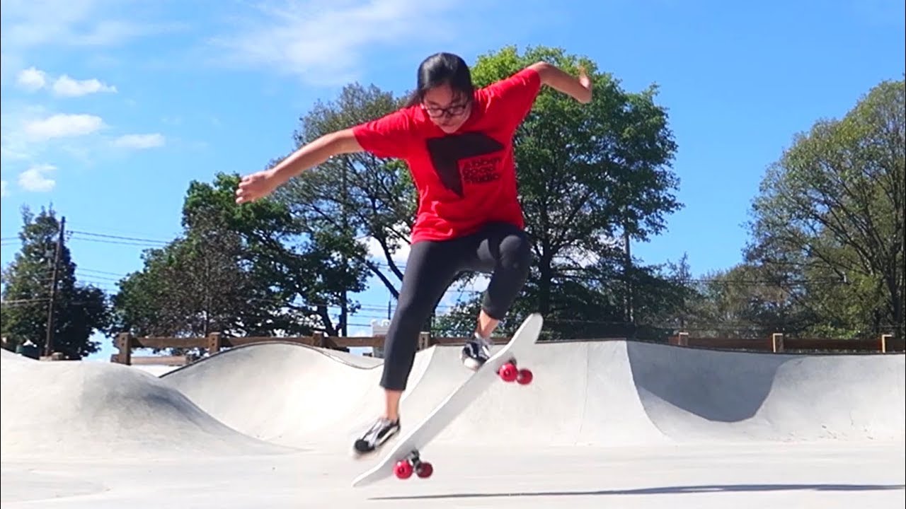 Learning to Skateboard :D (I DID MY FIRST OLLIE!!)