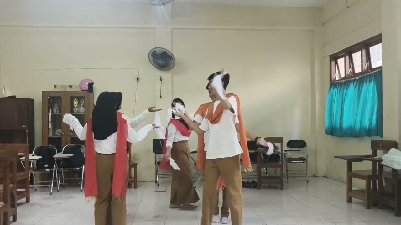TARI LENSO-SUKU AMBON(MALUKU) #SMAN2MADIUN