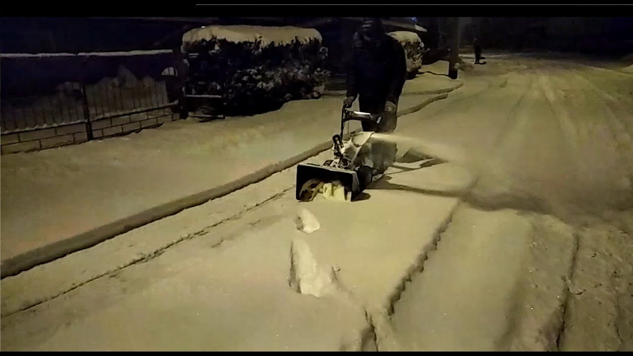 Odśnieżarka NAC STP196-56/40-K - Loncin G200F - w ciężkim boju, po burzy śnieżnej 16.01.2021.