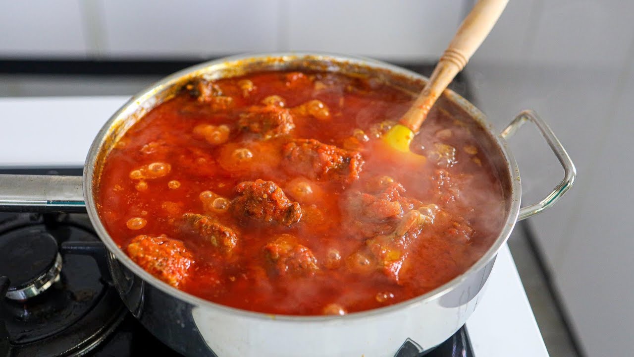 HOW TO MAKE FRIED STEW - NIGERIAN TURKEY STEW