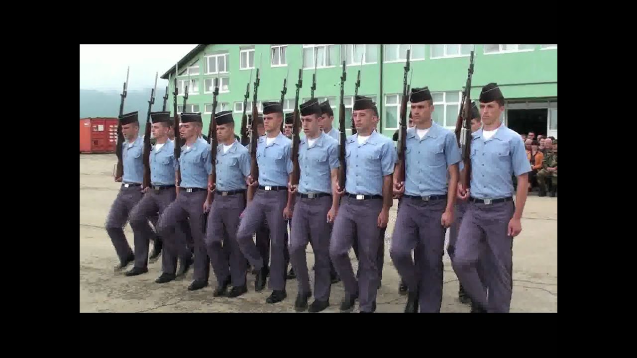 Garda Ceremoniale e Kadet&euml;ve t&euml;  QSU/FSK (2010).flv