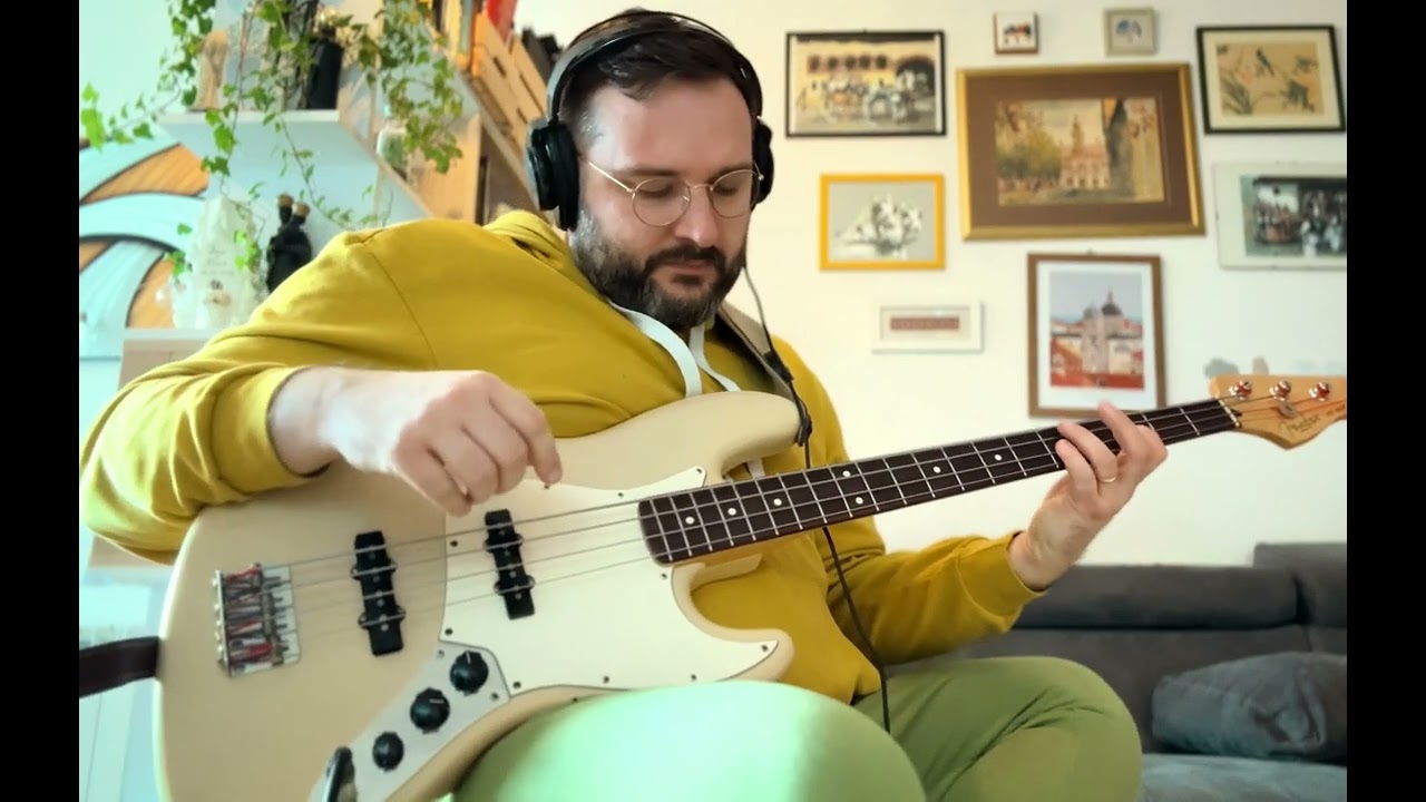 2003. Fender Jazz bass Highway 1 demo (Thomastik Infeld flats)