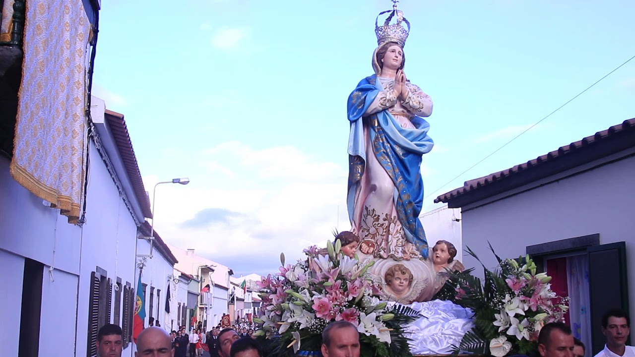 Procissão de Nossa Senhora das Neves, Relva