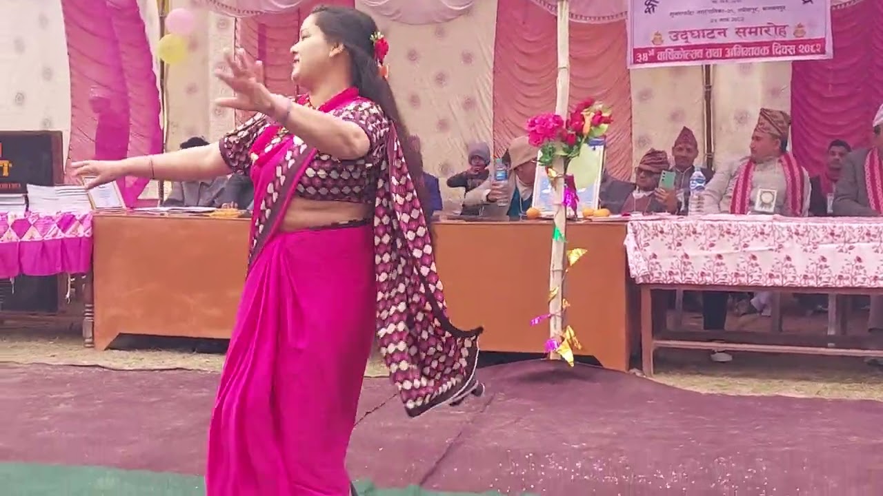 डाँफे झै नाच्ने, हिमाल झै हाँस्ने नेपालकी छोरी हु म। शिक्षिका महा विष्ट