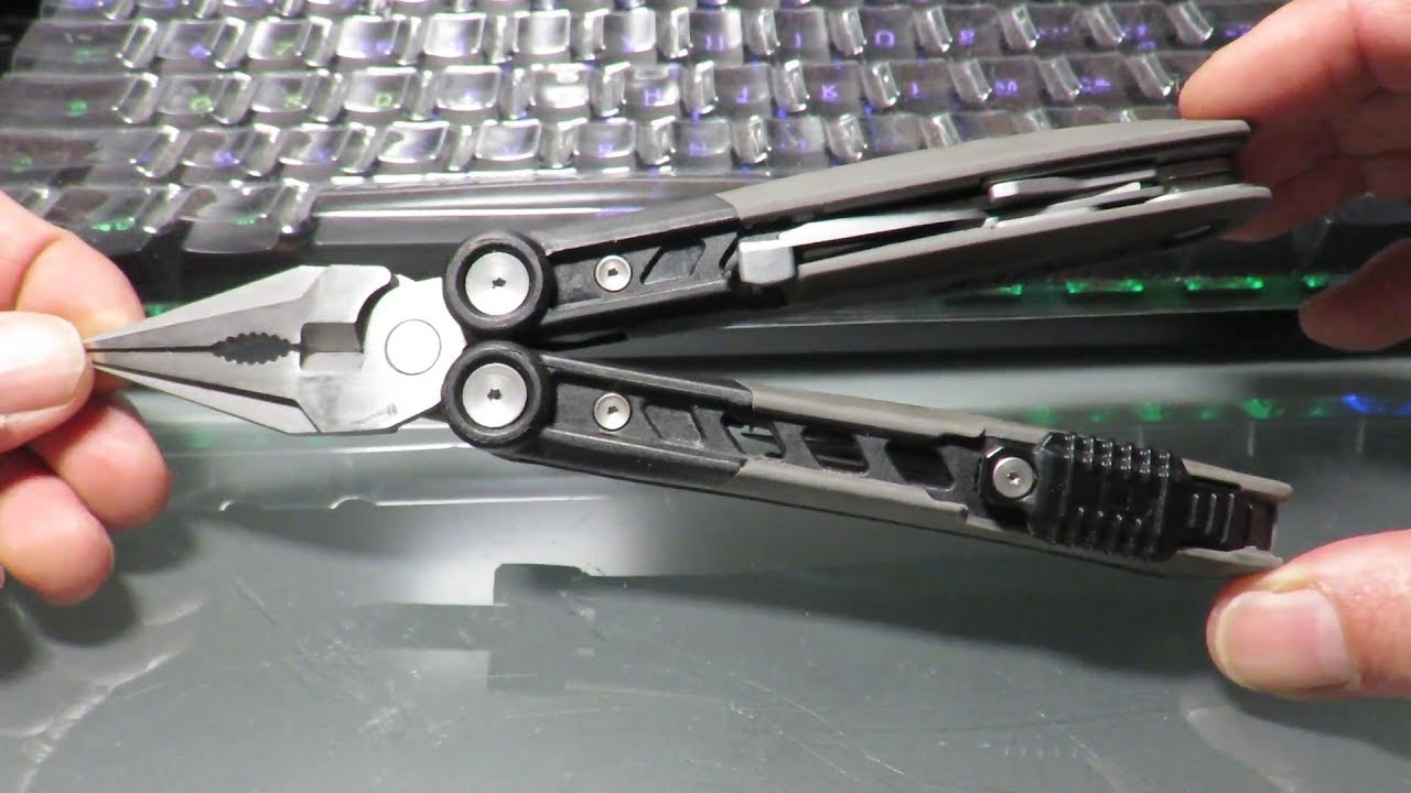 GERBER RADIUS MULTI-PLIER : the Biggest Multi-tool in the World !