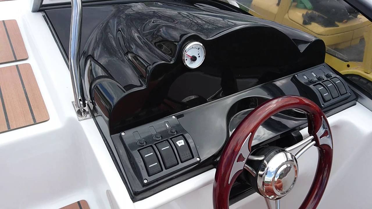 Barracuda 585 Day Cruiser by Okiboats