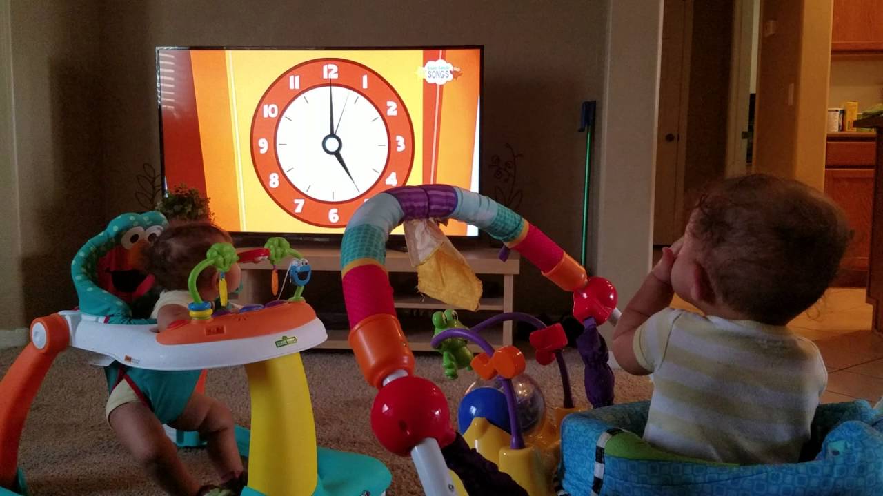 Hickory Dickory Freak Out