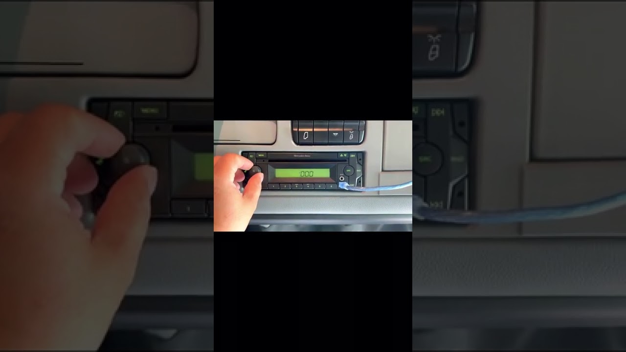 Radio code Mercedes bens Actross model 2016.