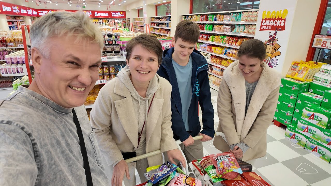 Магазин снеков в Китае. Мясные конфеты и вегетарианские кишки