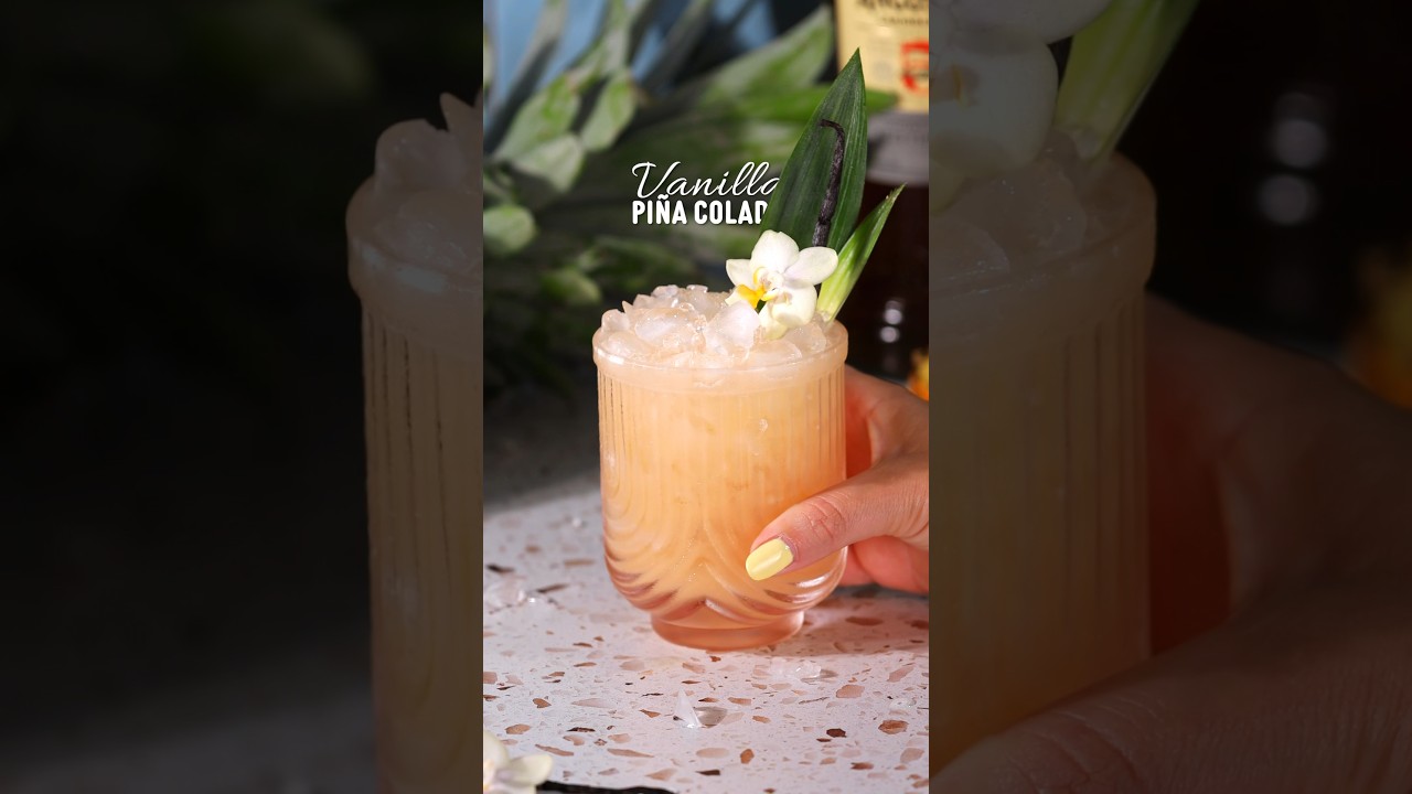 How to make a Vanilla Pi&ntilde;a Colada #angosturasummerofrum #rumcocktails #rum #rumdrinks