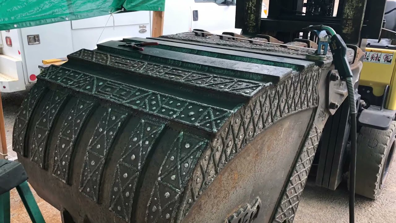 Excavator Bucket Rebuild & Hardface!!