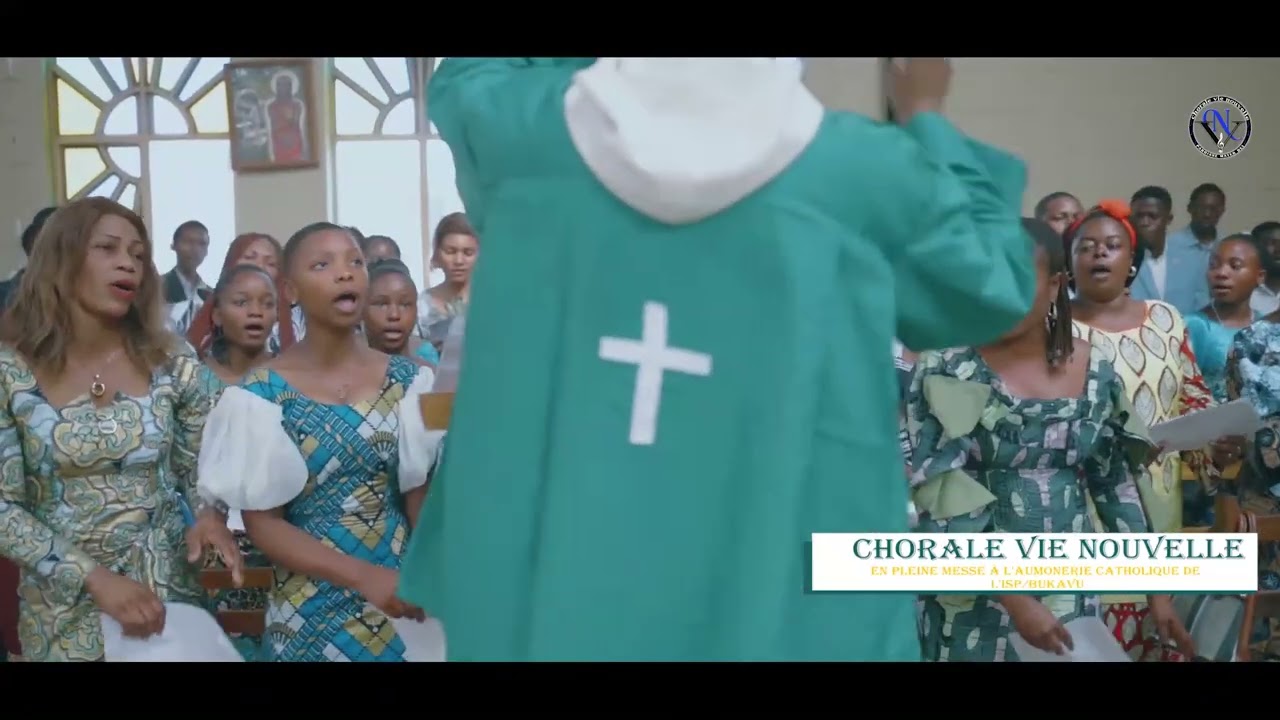 la chorale vie nouvelle en pleine messe à l'aumônerie catholique de l'ISP/BUKAVU 👌👌🥰