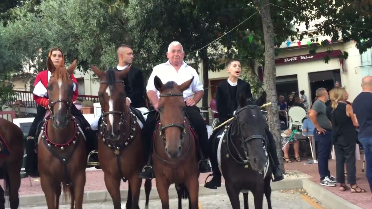 Silanus,  settanta cavalieri  alla sfilata  per San Lorenzo 2025