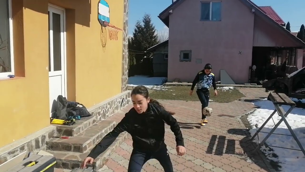 Gemenele fotbaliste Aida și Ariana