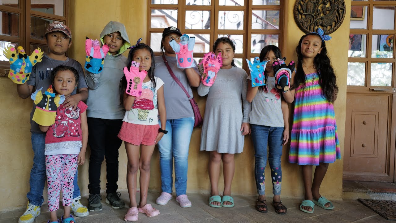 Art Classes for Neighbor Kids—Mexico