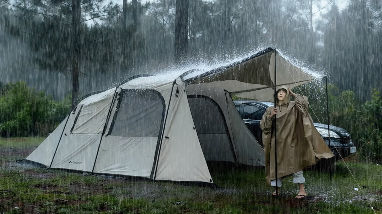 Camping in the Rain Rainstorm 🌧🌧 Solo camping in Heavy Rain