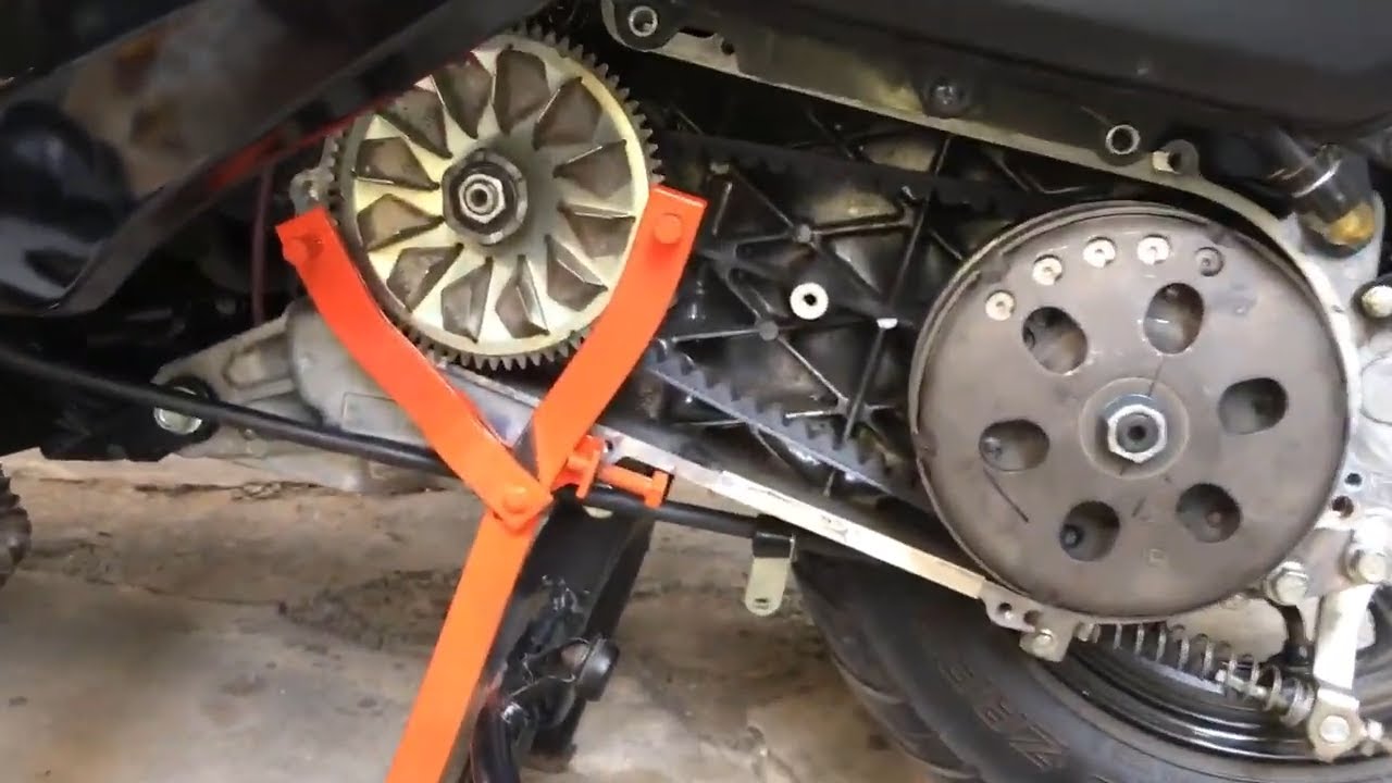 Suzuki Burgman Vibration Repair and Expert Solutions, Suzuki Burgman Variator assy. correct repair