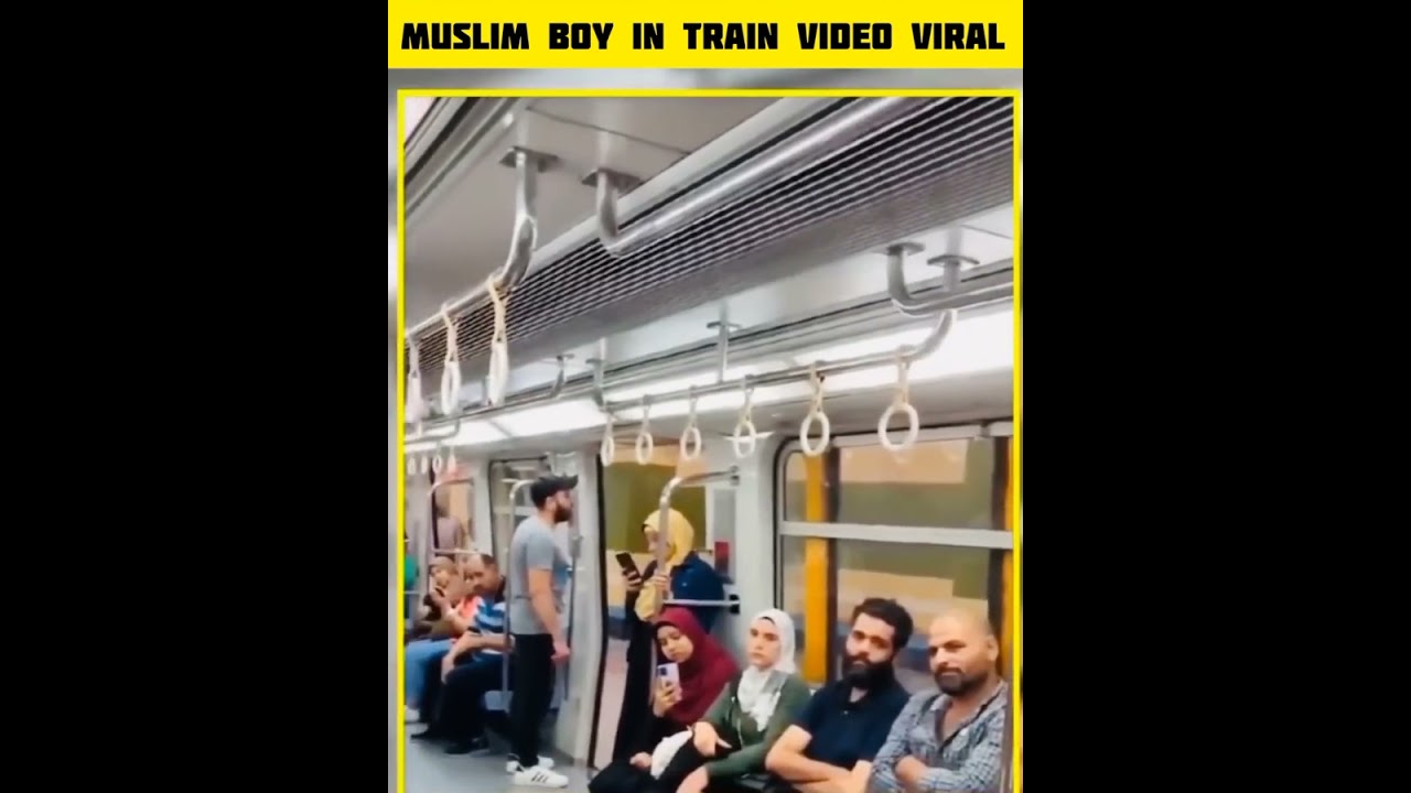 Muslim Boy In Train Viral Video | Quran Tilawat In Train 
