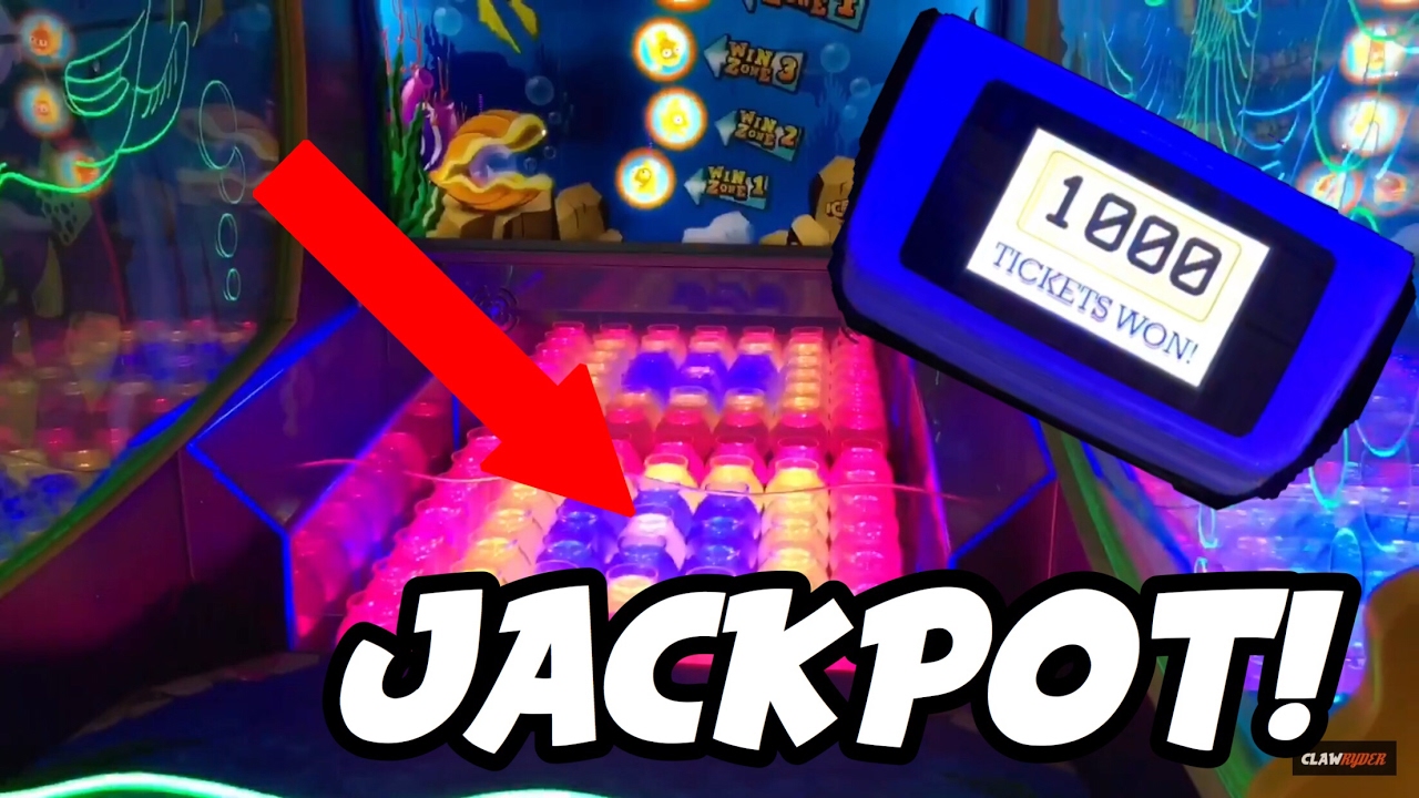 WINNING MY FIRST JACKPOT AT THE ARCADE! (GOLD FISHIN GAME WIN)