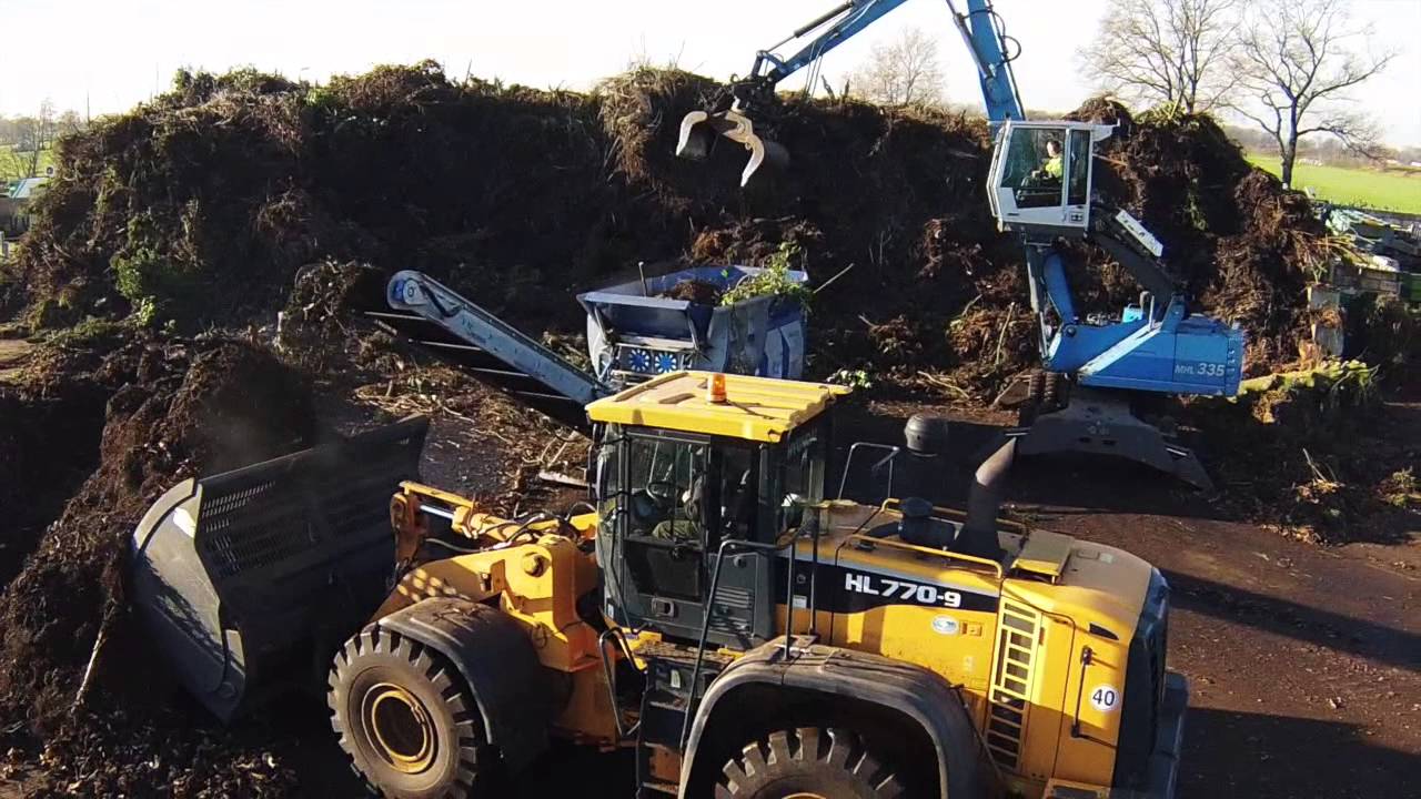 Groenafval shredder met Lindner en Fuchs van Groenrecyling Rouveen BV