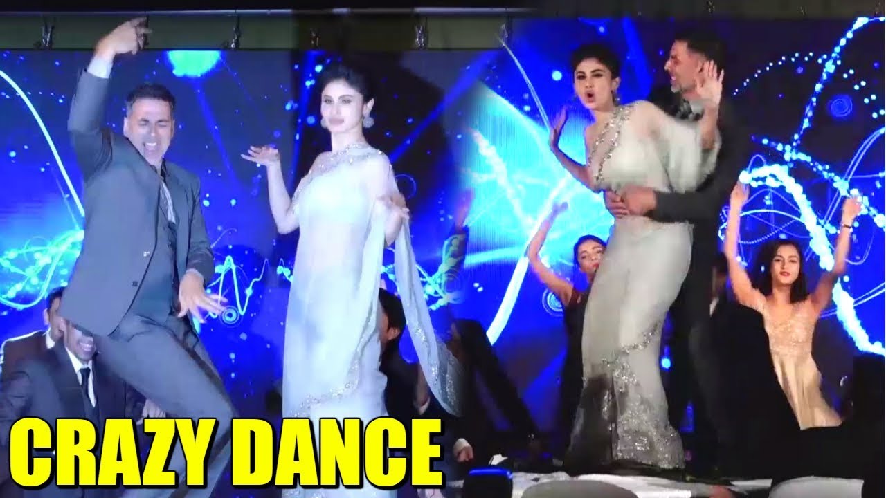 Akshay Kumar CRAZY DANCE With Mouni Roy At Royal Celebration Of GOLD Movie