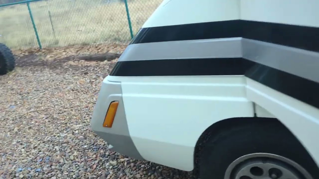 1990 Winnebago Lesharo with 3.3L Dodge conversion