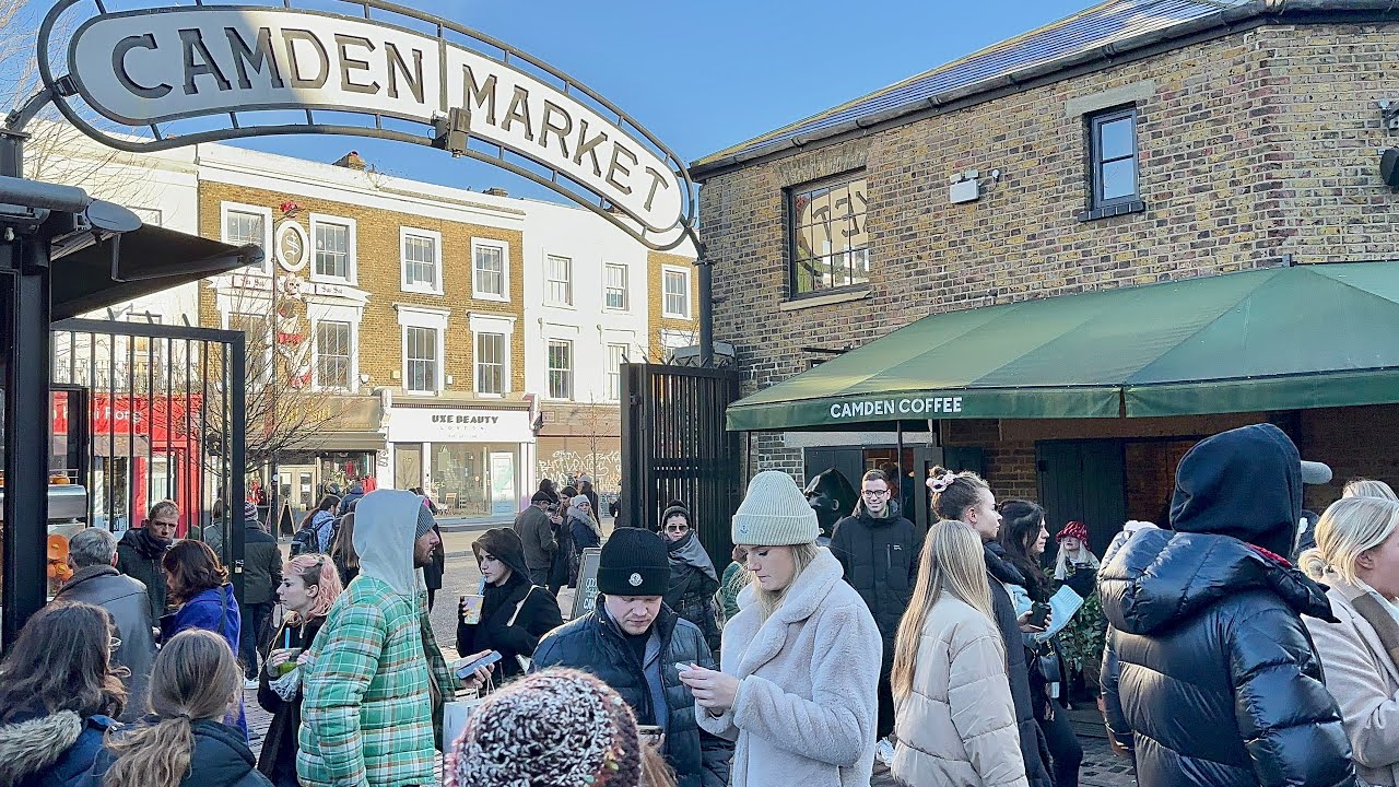 Camden Christmas Market London | Camden High Street | Camden Market Food | London Walk 2022 [4K HDR]