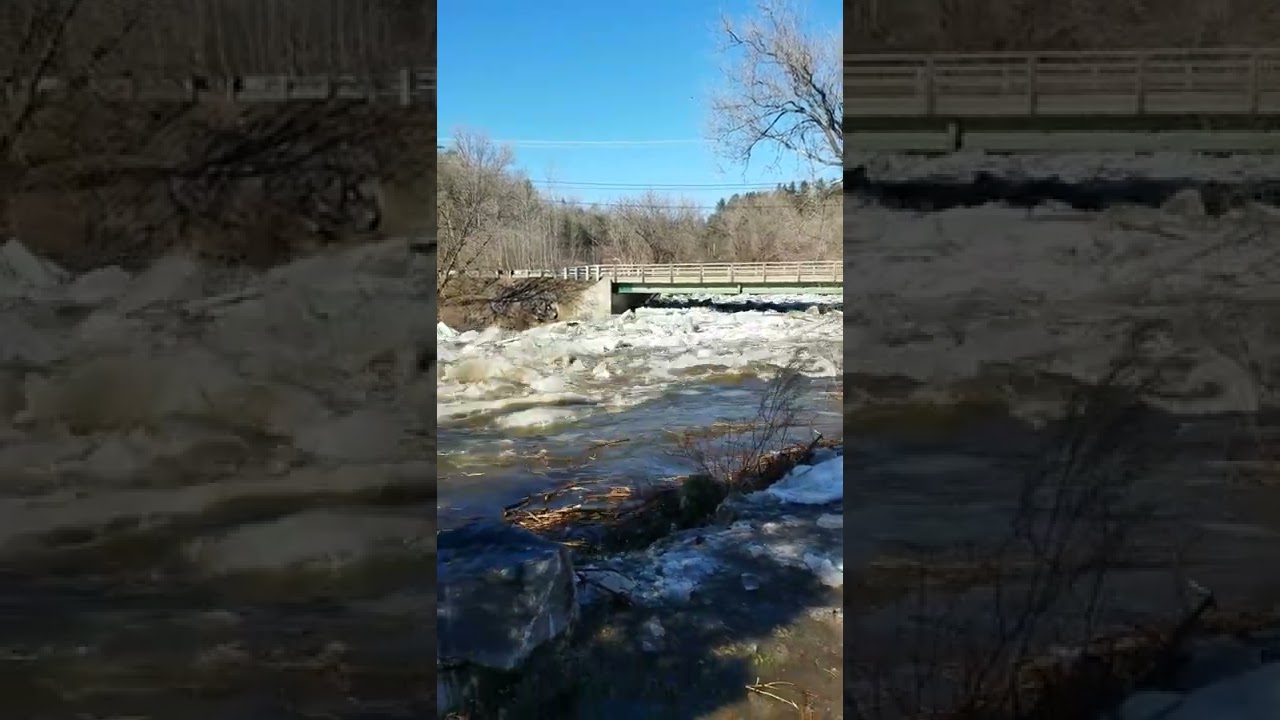 Ice Jam breaking on the Moose River in Saint Johnsbury, VT