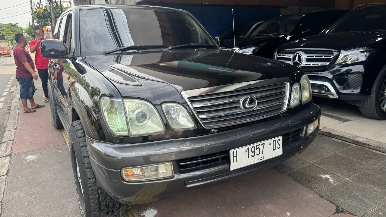 Toyota Fortuner Toyota Land Cruiser dan Lexus Lx470 di Arjuna Motor Jatiwaringin 