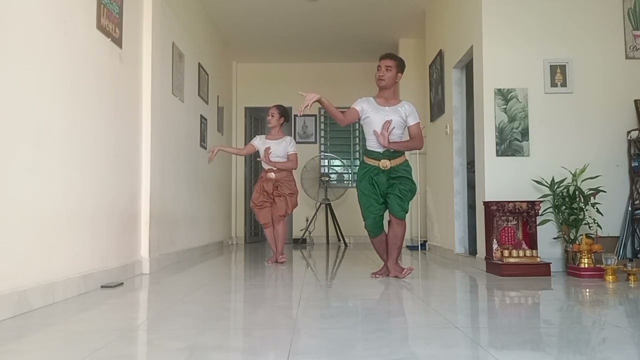ក្បាច់បាត ឆាបញ្ចុះខ្លី តួនាង (សកម្មភាពហាត់រៀន) #ក្បាច់បាត #ឆាបញ្ចុះខ្លី 