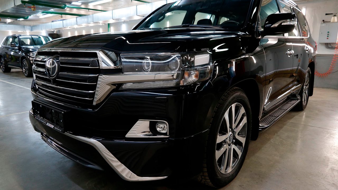 Toyota Land Cruiser 200 Executive Black Detailing by Revolab