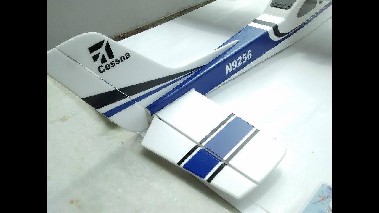 Colagem do profundor e do Leme do Cessna Skylane