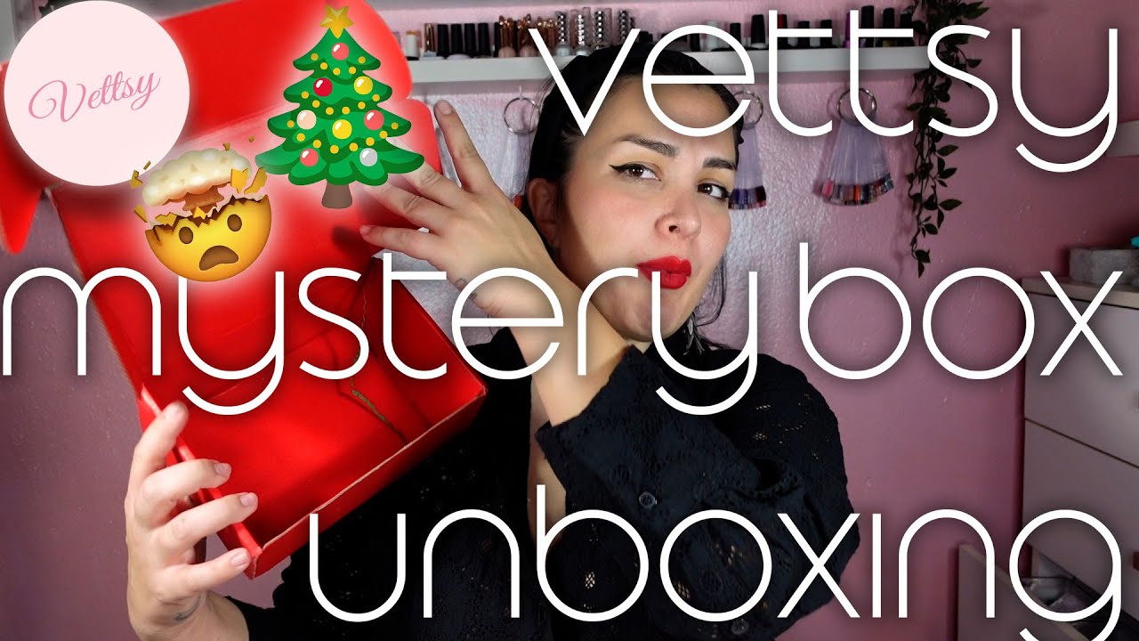 WHAT 'S IN MY MYSTERY BOX?! 🤩 🤯 - VETTSY CHRISTMAS MYSTERY BOX UNBOXING | NAILIST
