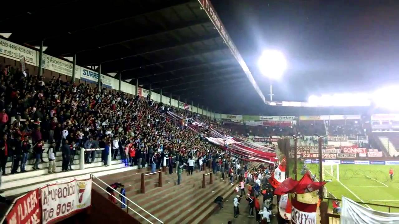 Esta es tu hinchada que siempre alienta - EDLP