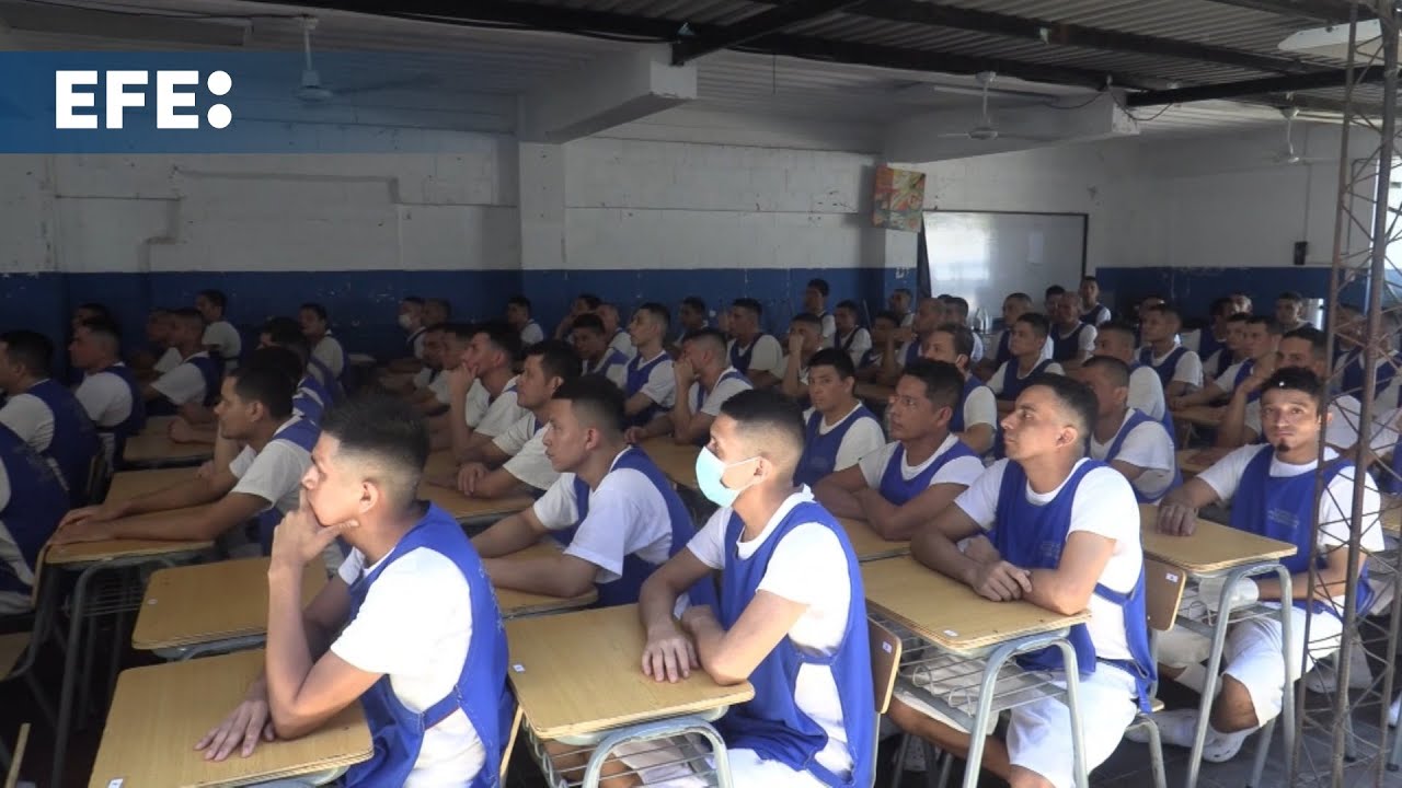Reinsertarse, la esperanza de miles de presos no pandilleros en El Salvador