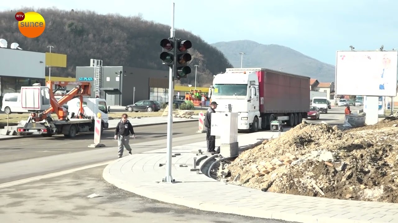 Postavljanje saobraćajne signalizacije kod Ara Plaze