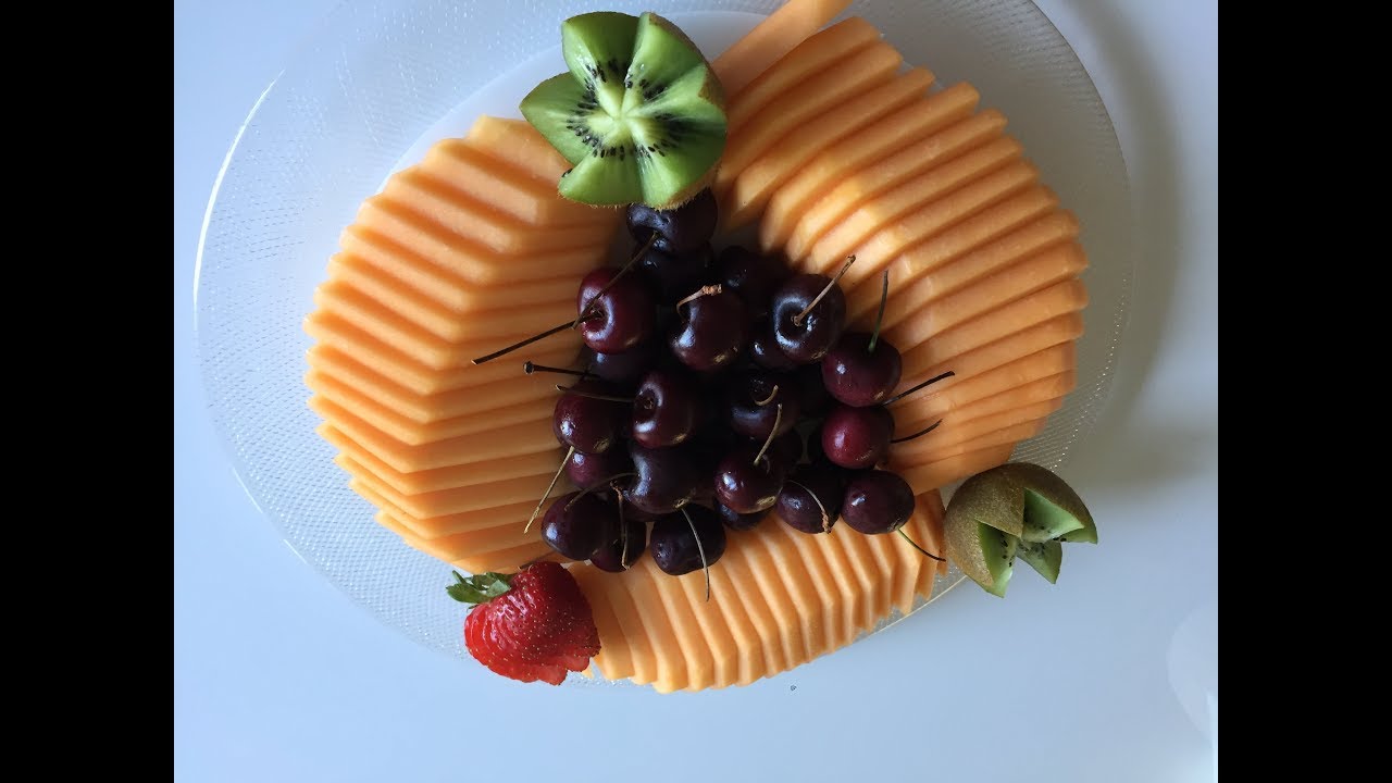 COLORFUL CANTALOUPE PLATE,  Arreglo de Frutas con Melon