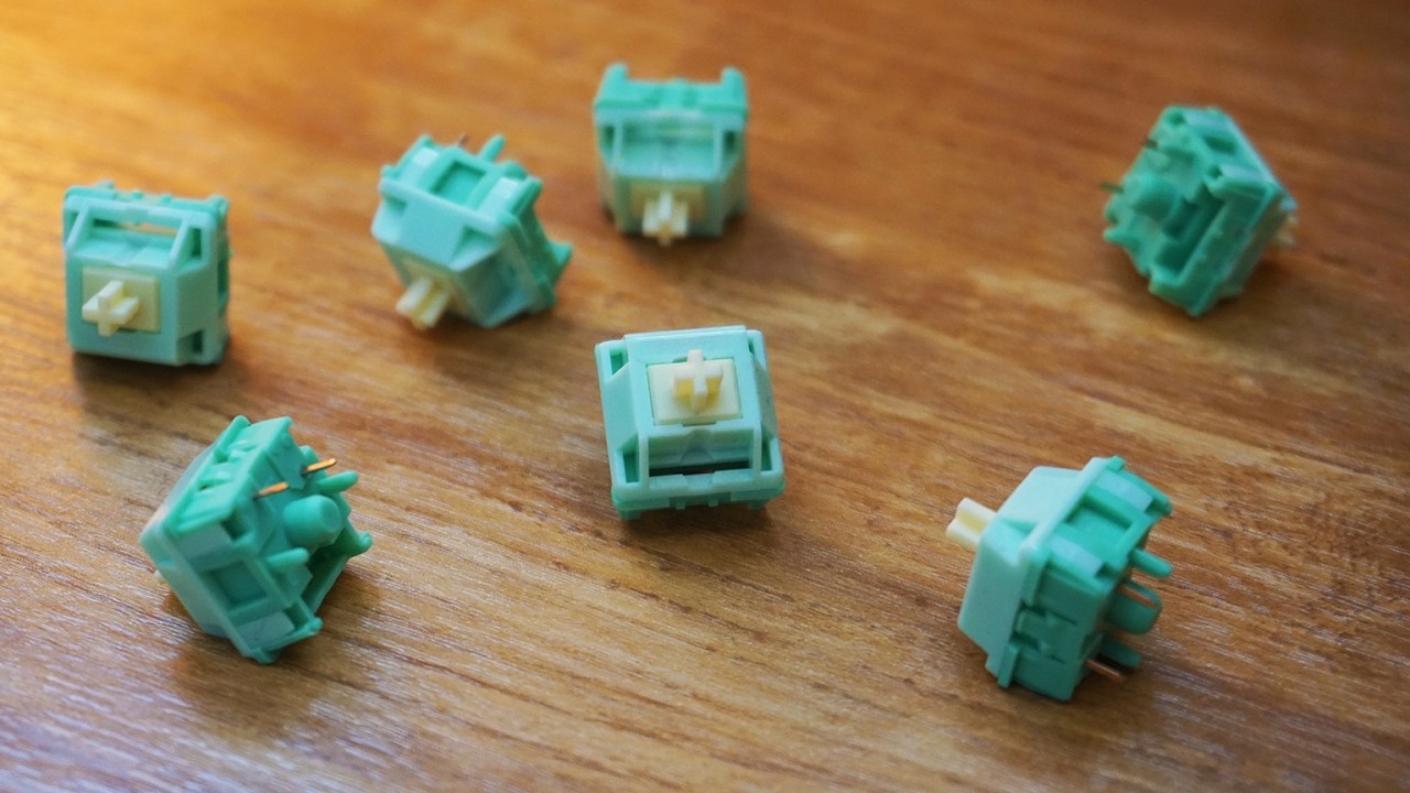 Poppy or clacky? Akko's new budget Cilantro switches! (+ comparison to Rosewoods)