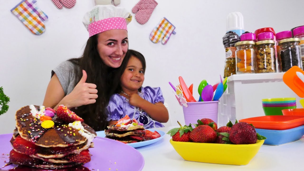 Bebek oyunları. Mini Mutfak - Krep pastası yapıyoruz!