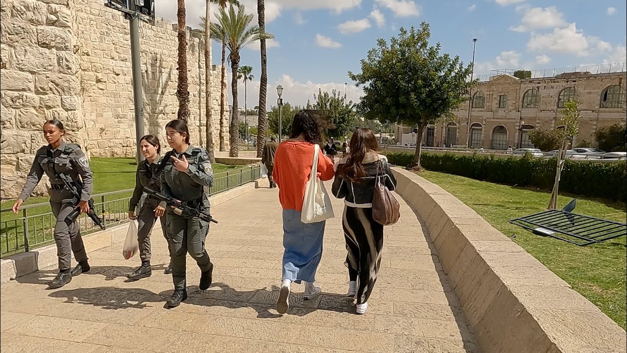 Jerusalem's Jewish Quarter to the Wailing Wall Walk: Hidden Shops & Ancient Wonders