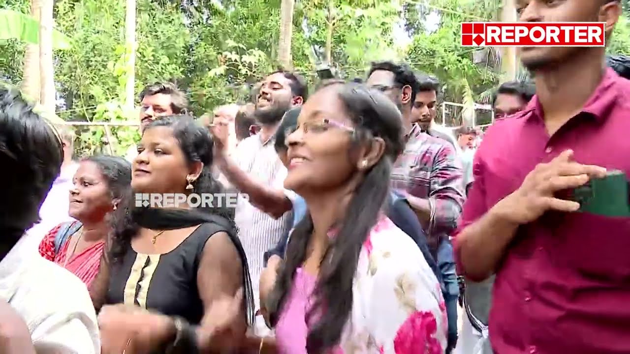 കൈതോല പായവിരിച്ച്...; ചേലക്കരയിൽ നാടൻപാട്ട് പാടി LDF വിജയാഘോഷം | Chelakkara